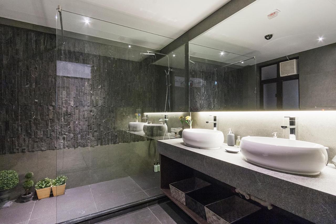 Athena Apartment *